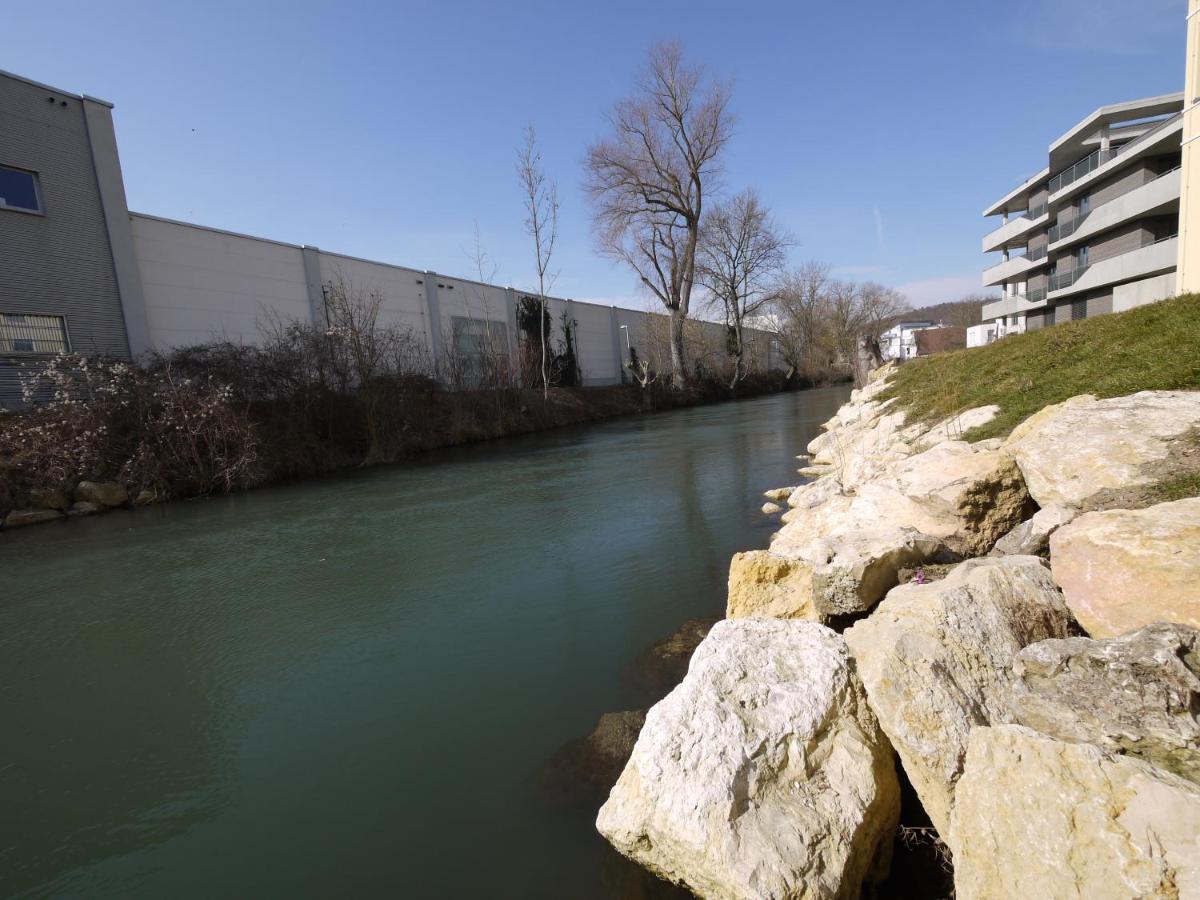 Blue River Side Blaustein Buitenkant foto